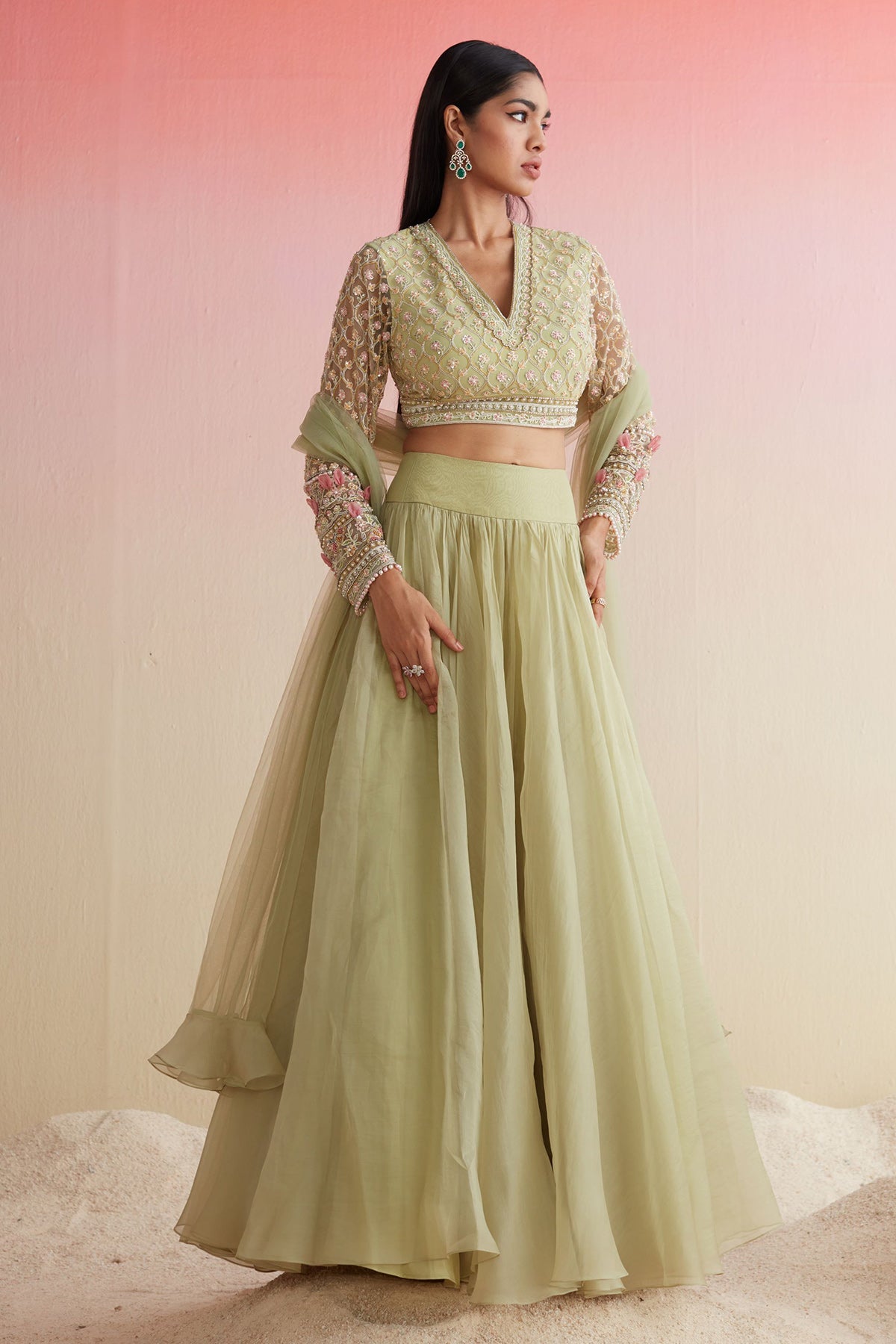aroos-ridhi-mehra-int