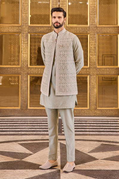 Redefining Menswear: Tradition Meets Modern Minimalism