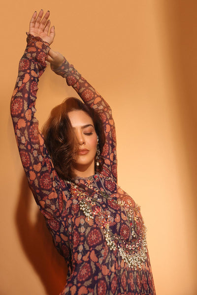 Esha gupta in Saaja