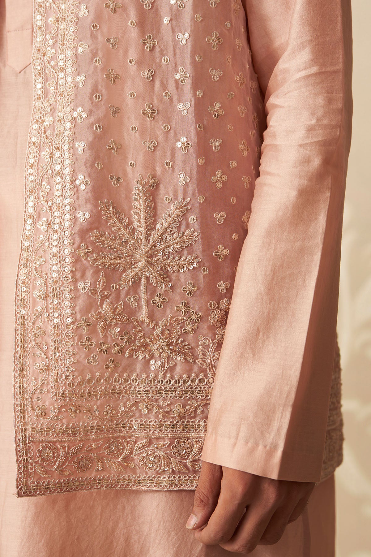 Ambar
Kurta Bandi Set
