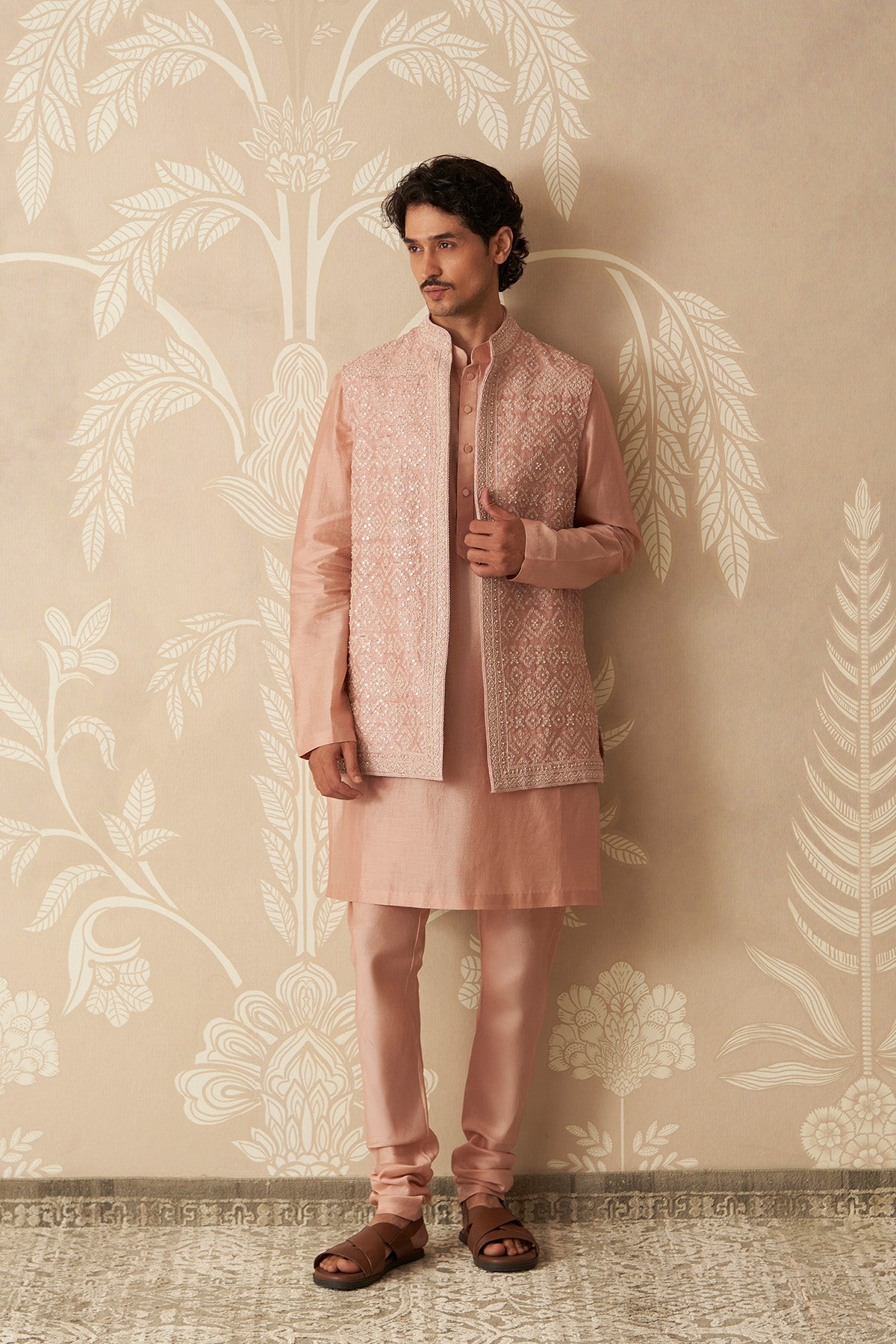 Nayyar
Kurta Bandi Set