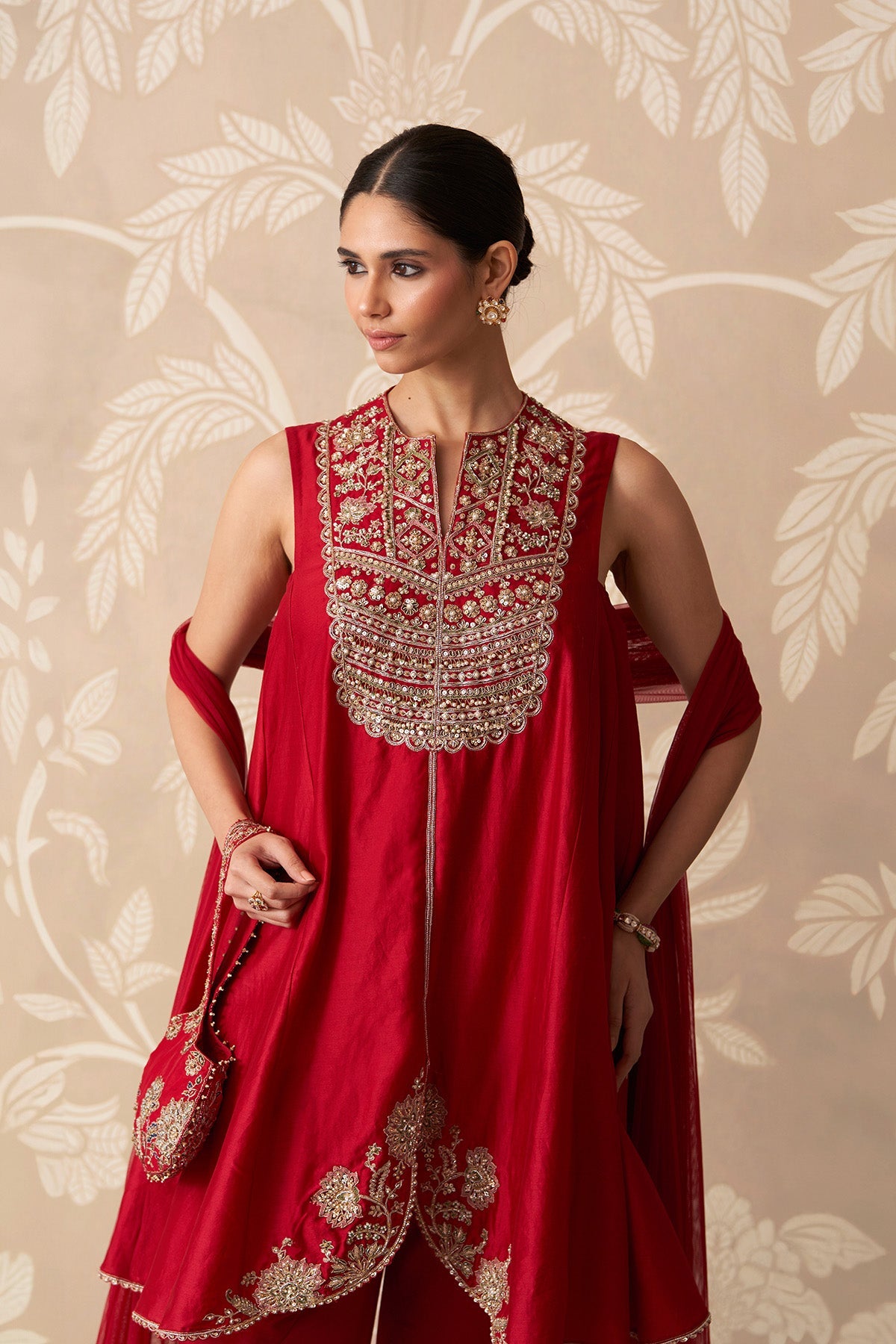 Ishq Kurta-RTS
Salwar Set-RTS