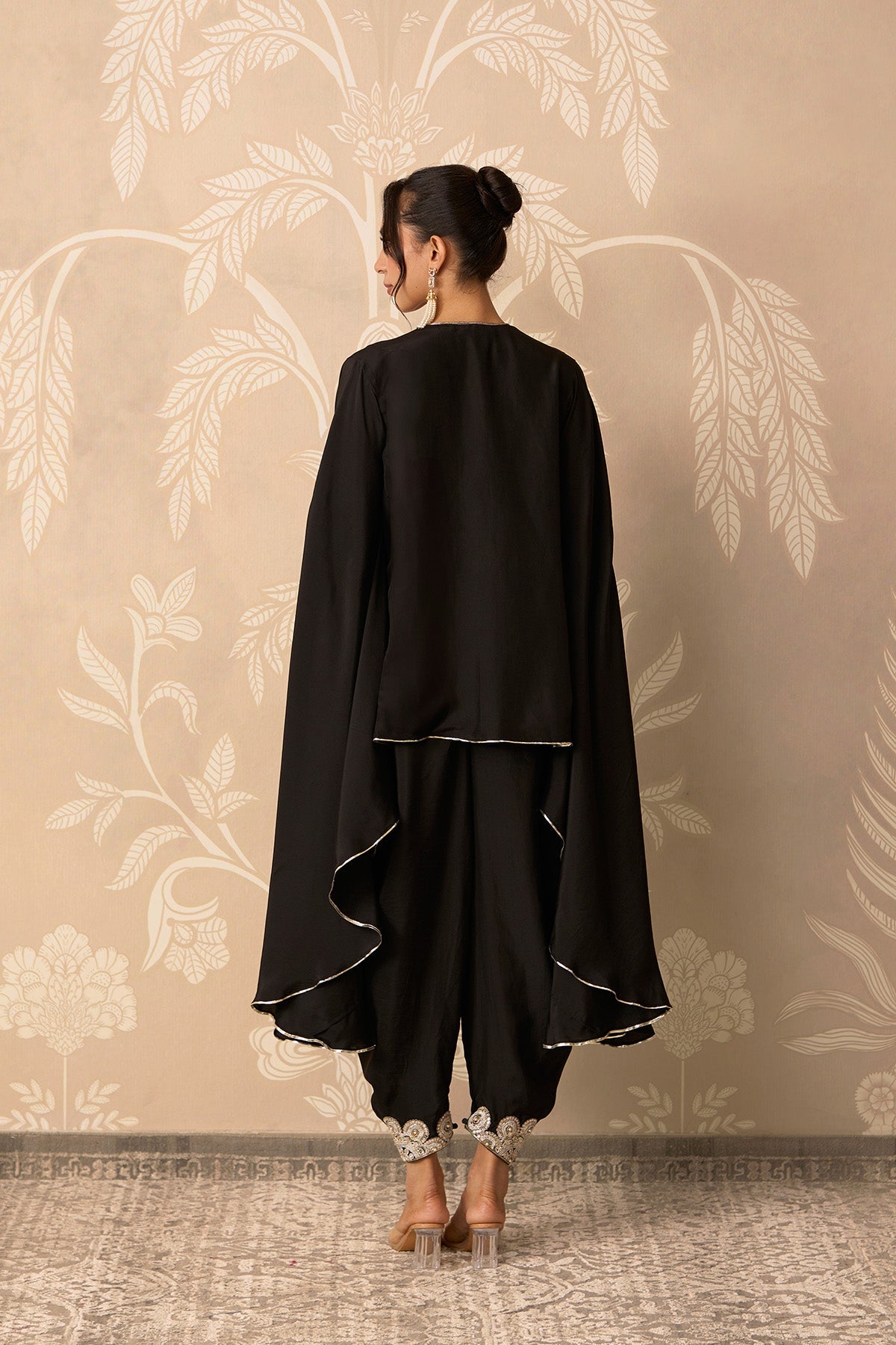 Siyahi Cape Set