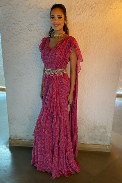 Esha Gupta in Gulab