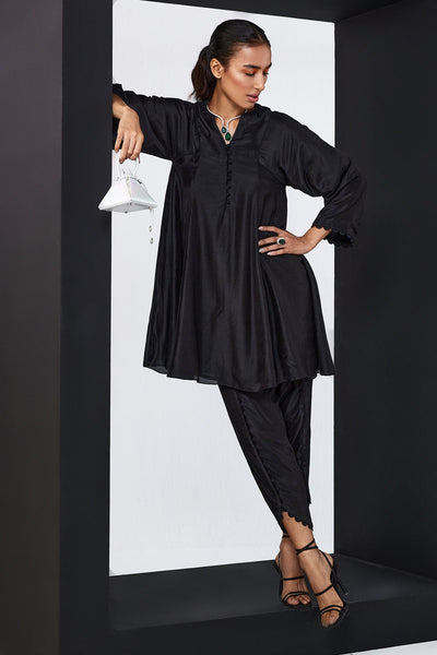 RIDHI-MEHRA-Black flared short kurta with tulip pants 