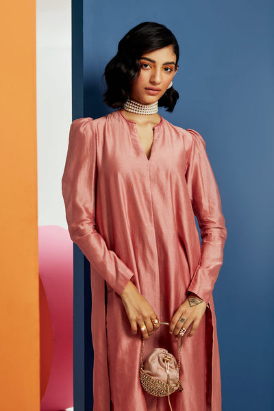 Ridhi-Mehra-Light pink chanderi straight long kurta with puff sleeves paired with pants